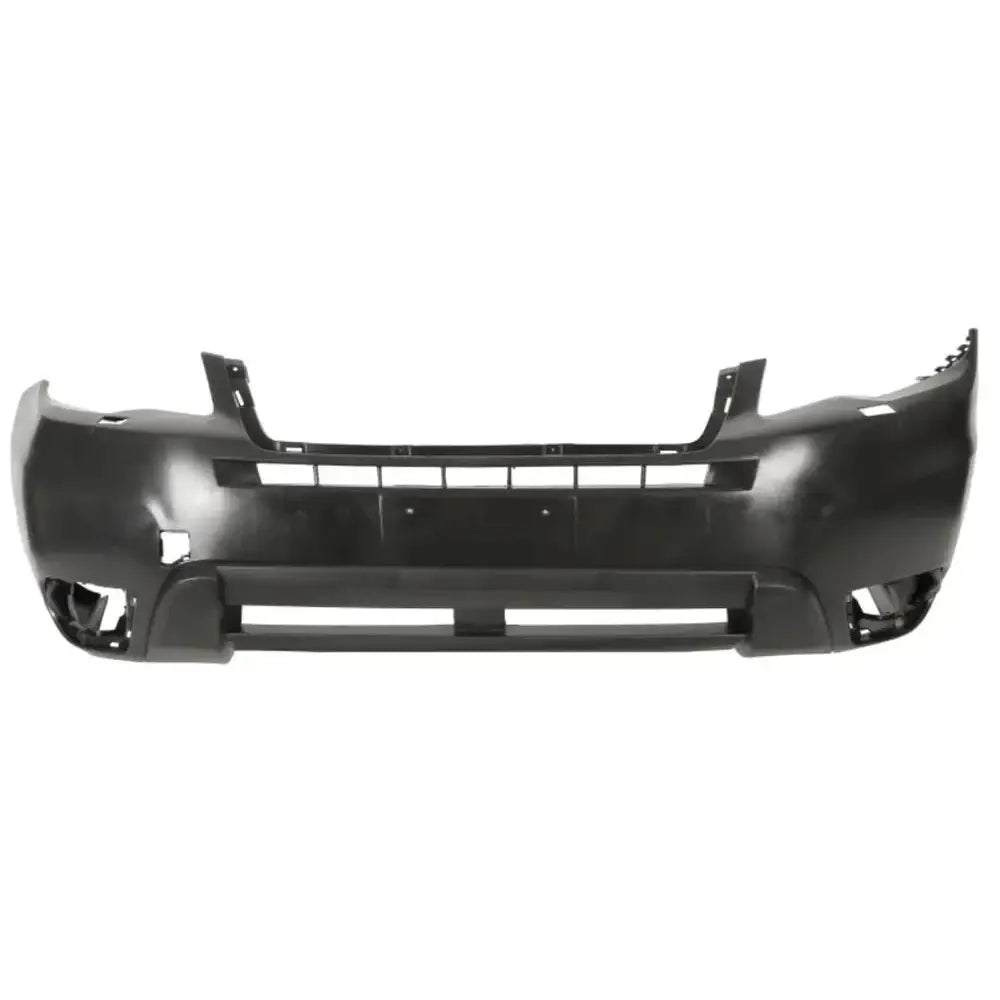 Støtfanger foran Subaru Forester SJ svart plast, rett forfra med synlige åpninger på hvit bakgrunn.