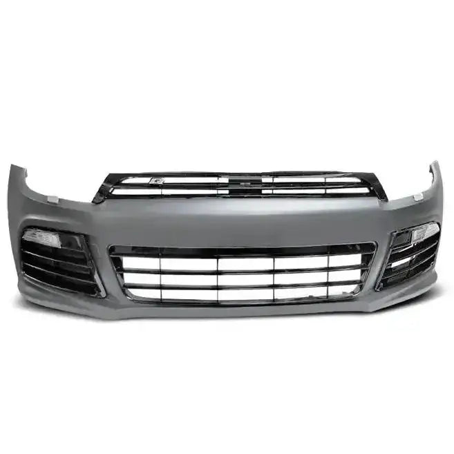 Front bumper til Vw Scirocco R Style med sort grill, sett rett forfra med markerte linjer og store åpninger.