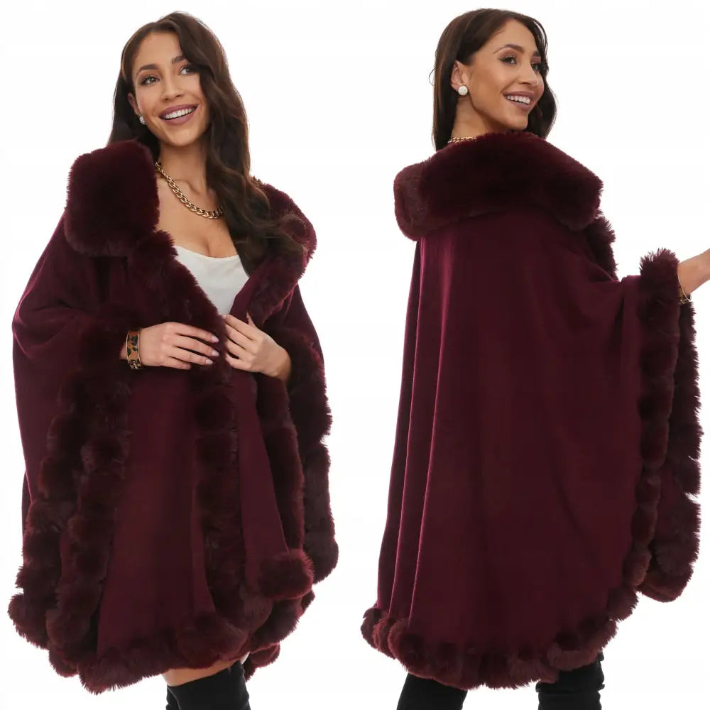 Strikket Poncho med Fuskepels i Burgunder