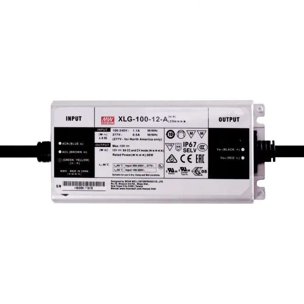 Strømforsyning Mean Well LED XLG-150-12-A sett ovenfra med synlige etiketter og tilkoblingskabler på begge sider.