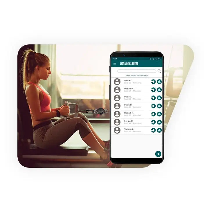 SUIFF PRO S2 uttrekkbar skuffesett, kvinne ror på maskin mens treningsapp med kundeliste vises på mobil.