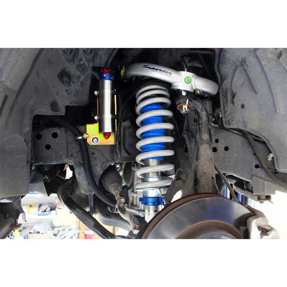 Superior Engineering Lift 2 + ’ Justerbare øvre Bærearmer Foran - Nissan Navara 15-22