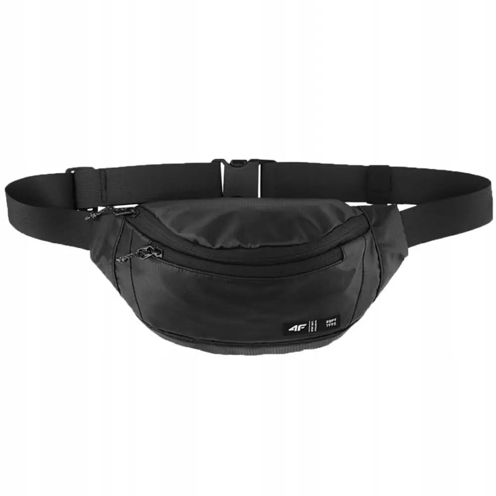 Svart 4F pengebelte i tekstil, frontvisning med justerbar rem, glidelåslommer og diskret logodetalj.