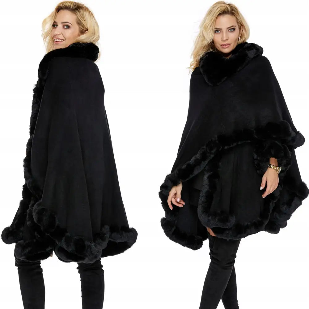 Svart Poncho Strikket med Langt Kaninpels