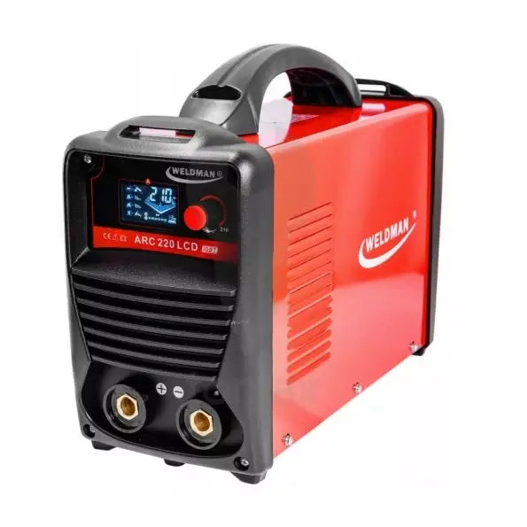 Sveiseapparat Arc 220 med LCD-skjerm, sett fra skrå front, viser håndtak og tilkoblingspunkter tydelig.