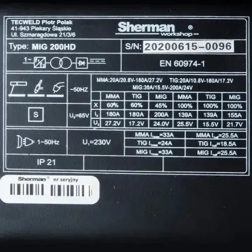 Sveiseapparat Mig Mag Mma Tig, nærbilde av svart typeskilt med hvit tekst og tekniske spesifikasjoner.