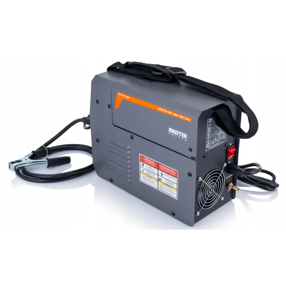 Sveiseapparat med bærestropp sett fra skrå bakside, viser kjølevifte, varselklistremerker og tilkoblingskabler.