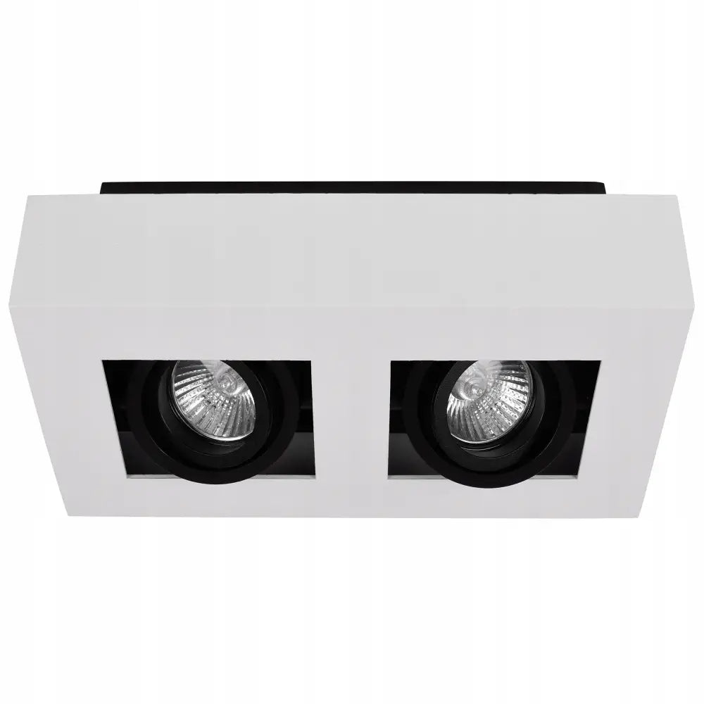 Taklampe LED, hvitt rektangulært armatur med to sorte, justerbare spotlys sett rett forfra.