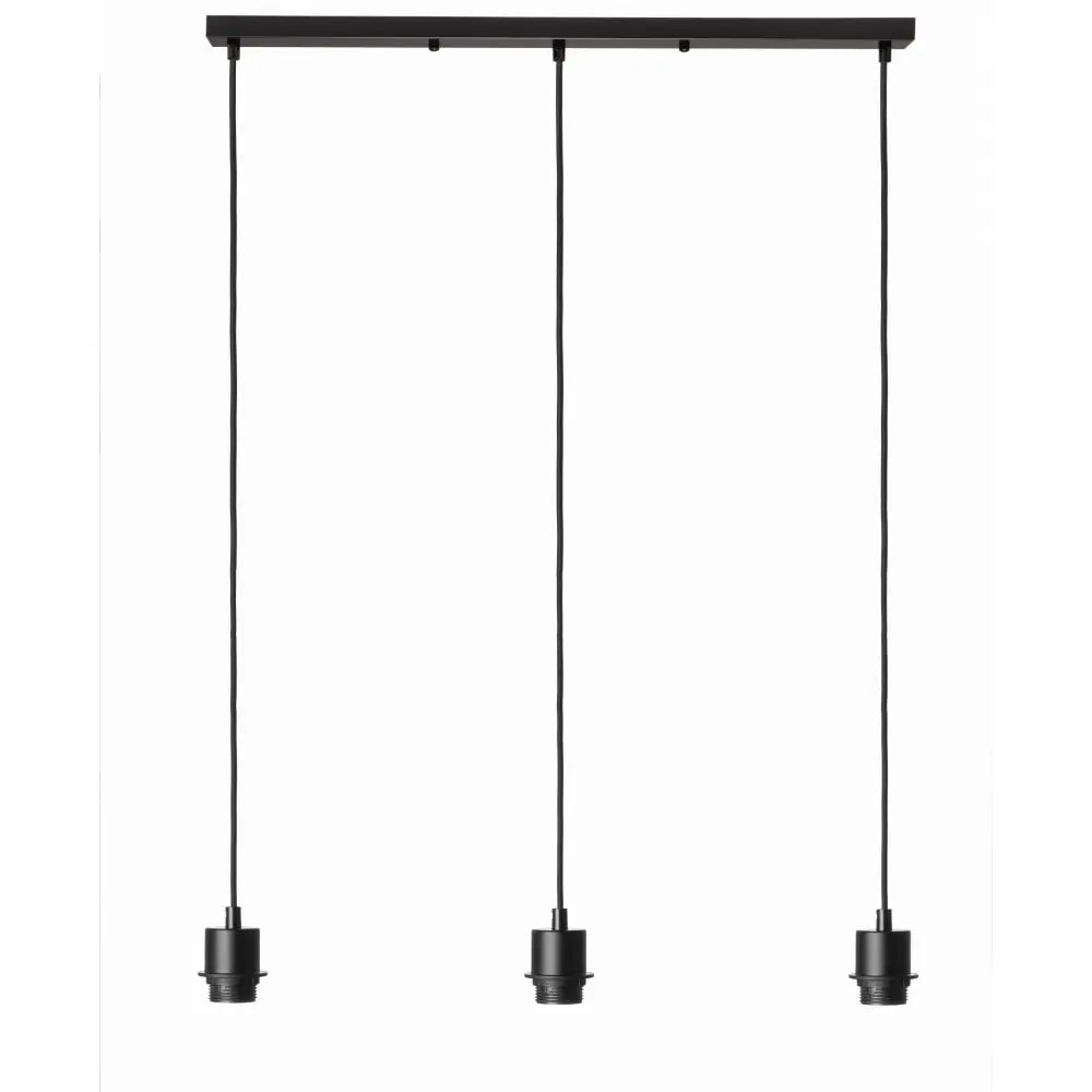 Taklampe Trippel Pendel, sort minimalistisk design med tre ledningspendler og E27-sokler uten lyspærer.