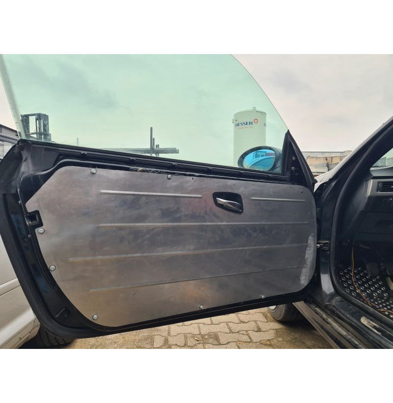 Pulverlakkert aluminiums dørpanel for BMW E92 Coupe interiør – vektreduksjon