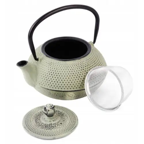 Tekanne for brygging Konighoffer 0,8L sett ovenfra med sort håndtak, metallfilter og løst lokk foran.