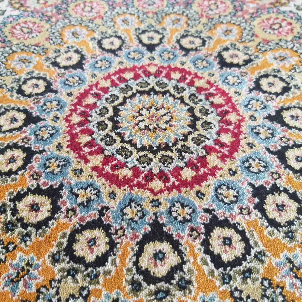 Tepe Luksuriøs Pers 02 Rose, nærbilde som viser teppets røde orientalske mønster og detaljerte tekstur.