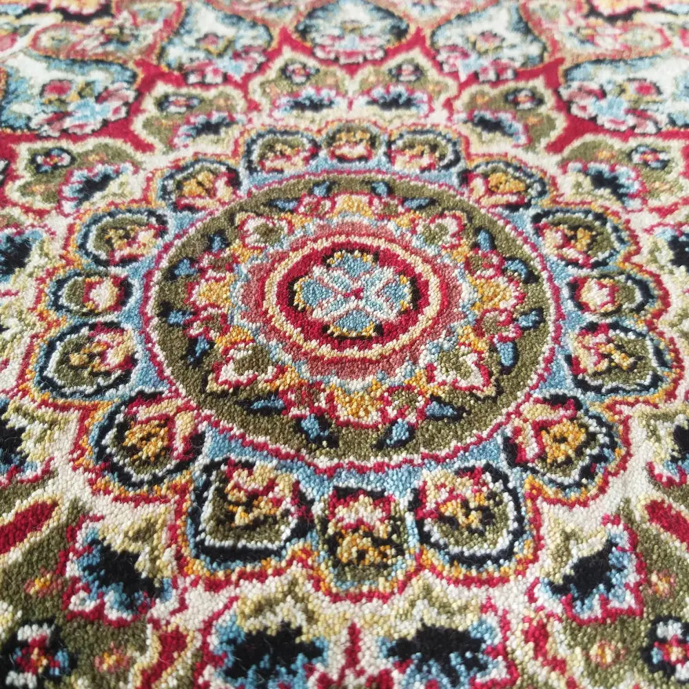 Tepe Luksuriøs Rød teppe, nærbilde som viser orientalsk mønster og tykk, detaljert garntekstur.