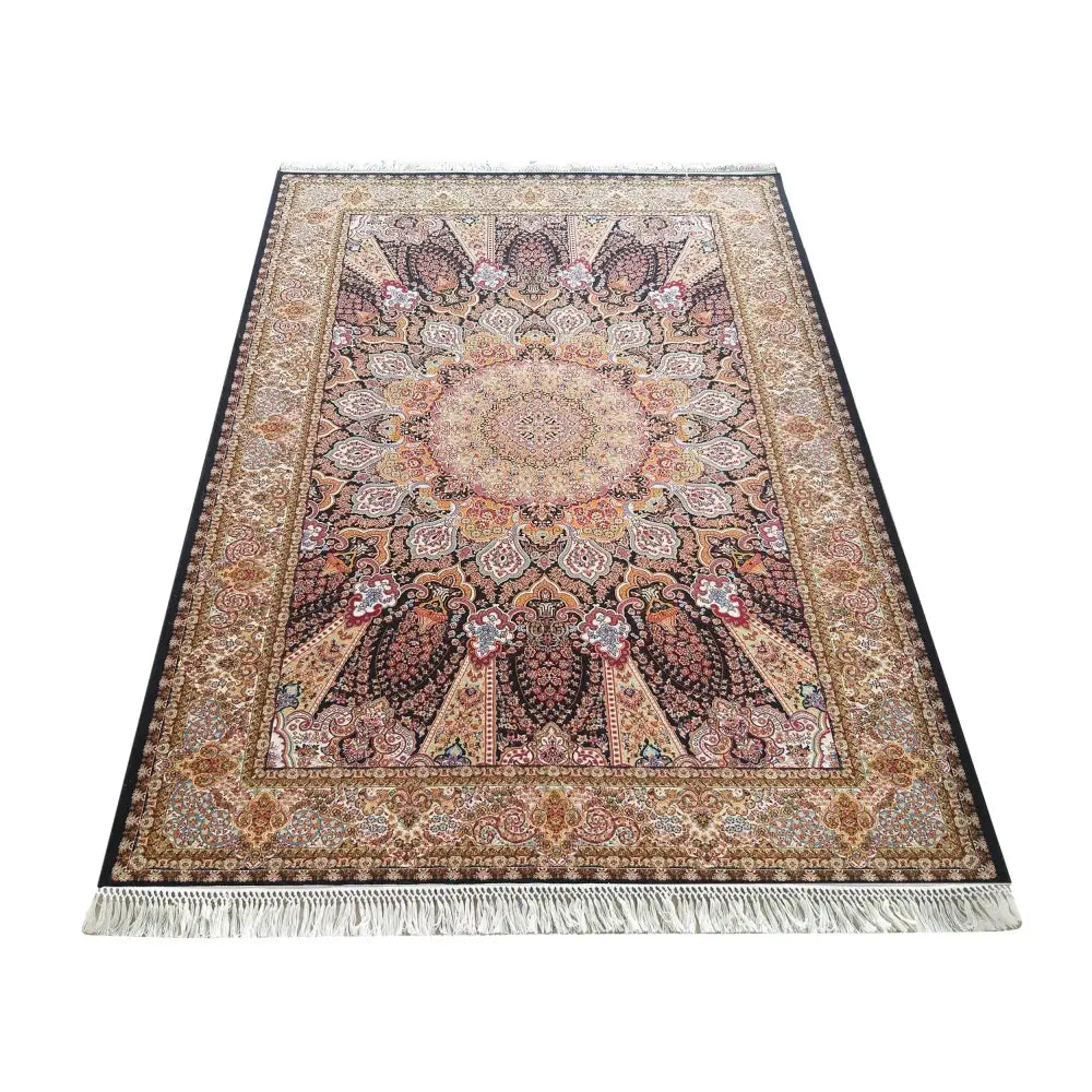 Tepe Luksuriøst Pers-07 Navy teppe 200x300 cm, orientalsk mønster med varme farger og frynsekant, sett skrått ovenfra.