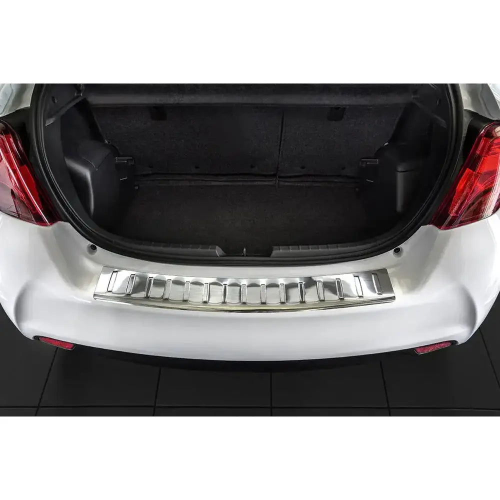 Lastebeskytter Toyota Yaris Iii Hatchback 14-19 Sølv Sateng
