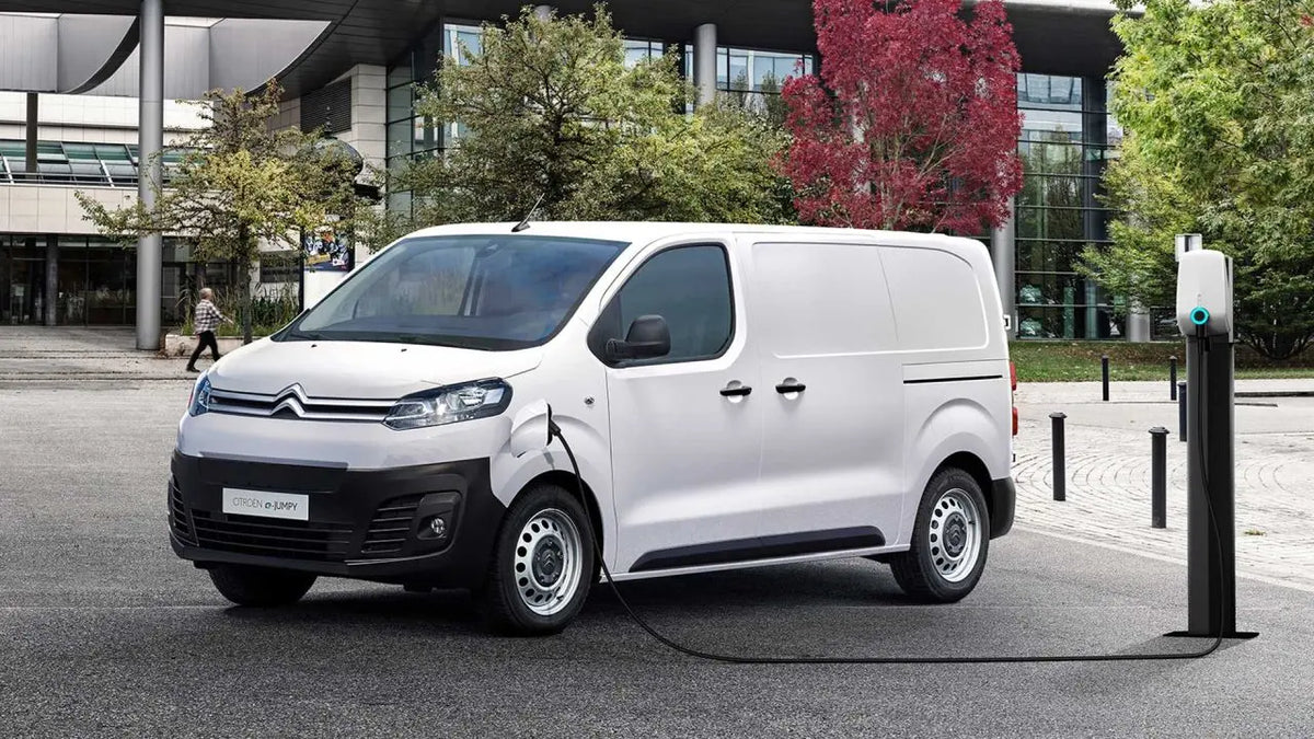 Tilhengerfeste Brink til Opel VIVARO (2019-) med monteringssett og bolter