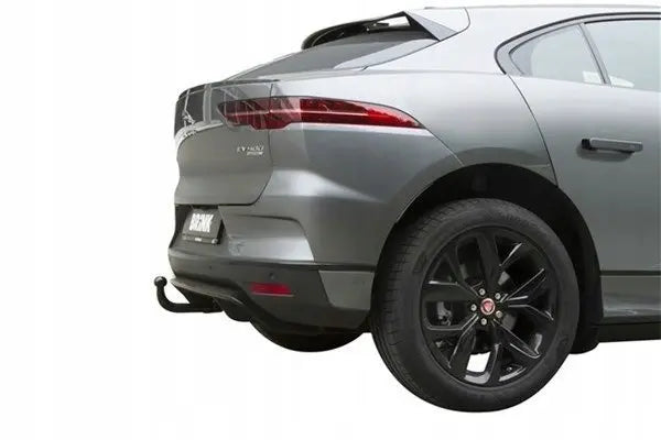 Brink avtagbart tilhengerfeste montert på Jaguar I-Pace sett bakfra