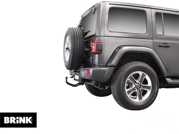 Brink avtagbart tilhengerfeste montert på Jeep Wrangler JL sett bakfra