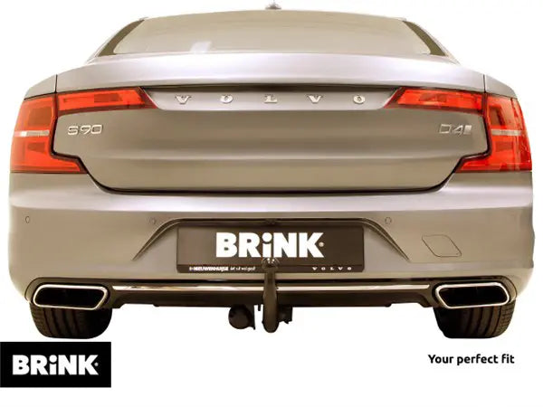 Brink tilhengerfeste til Volvo V90 (2016-) vist med monteringssett og bruksanvisning