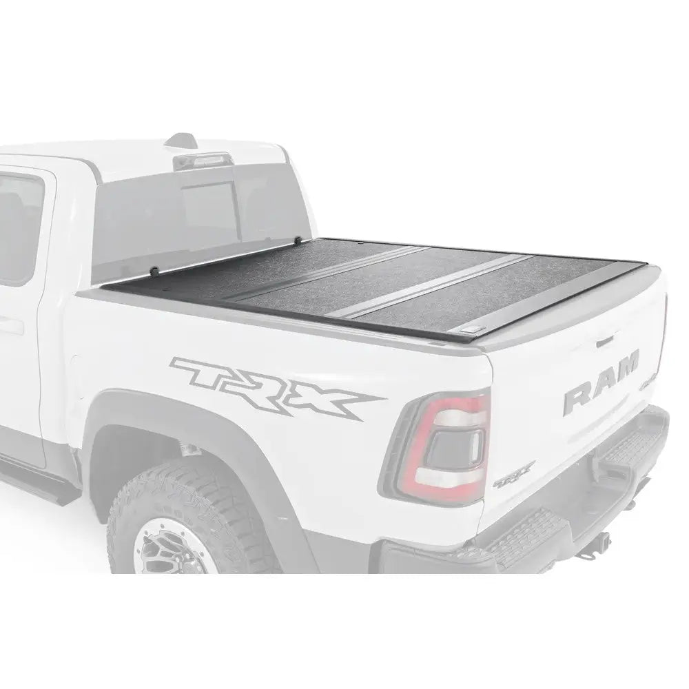Tøff Tri-fold Lavprofil Hardt Trekk Rough Country 5’7’’ - Ram 1500 Dt 19-