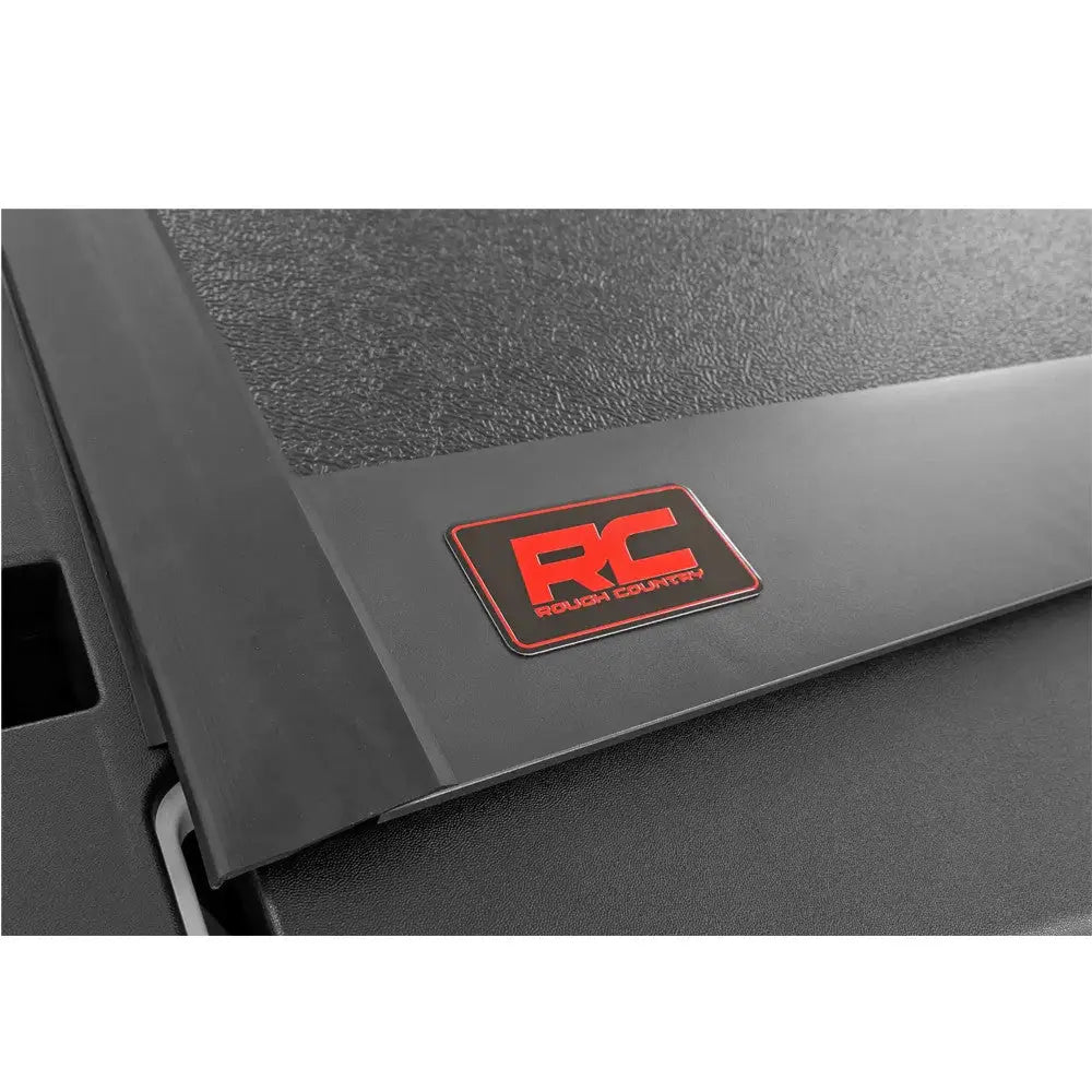 Tøff Tri-fold Lavprofil Hardt Trekk Rough Country 5’7’’ - Ram 1500 Dt 19-
