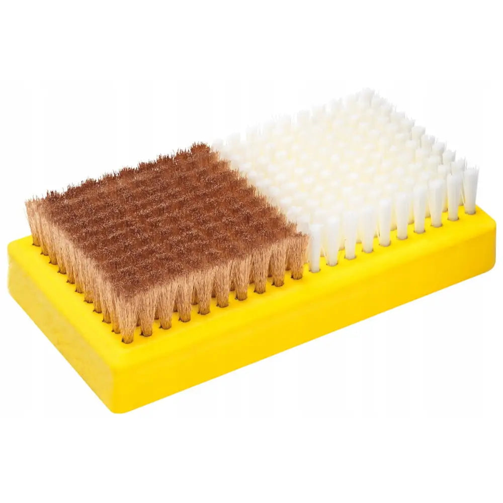 Toko Combi Børste med kobber- og nylonbust, skrå visning som fremhever delt børstefelt og gult håndtak.