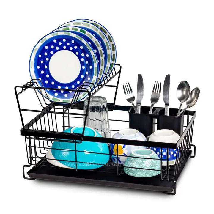Tørkestativ Bauerkraft i sort metall, skråvisning med tallerkener, kopper, bestikkholder og dryppbrett.