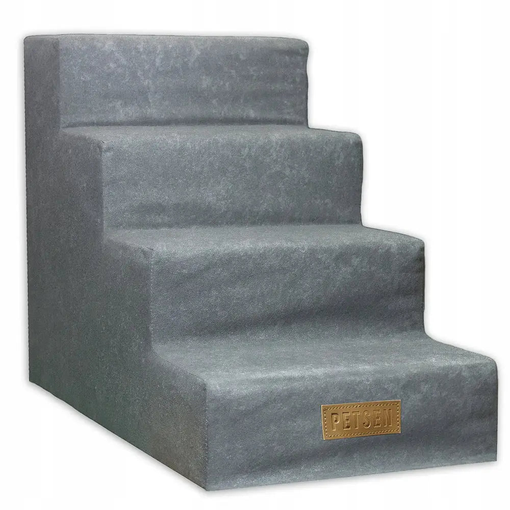 Trapper Trinn for Hund 4 Steg i grått, mykt stoff med fire brede trinn og brun "PETSEN"-etikett på nederste trinn.