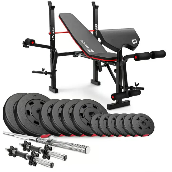 Treningsbenk med rød kant og vektstangsett på 38 kg, skrå forfra med vektskiver foran benken.