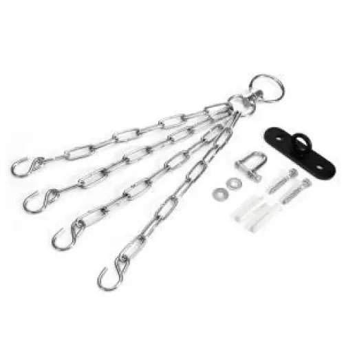 Treningssekk til boksing, detaljert bilde av stålkjeder, kroker og komplett monteringsutstyr på hvit bakgrunn.