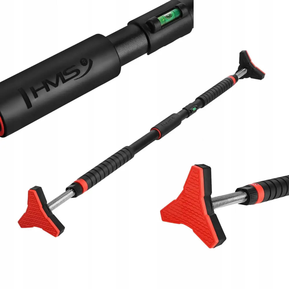 Pull up stang HMS, nærbilde av sort teleskopisk stang med røde, trekantede gummiføtter og synlig HMS-logo.