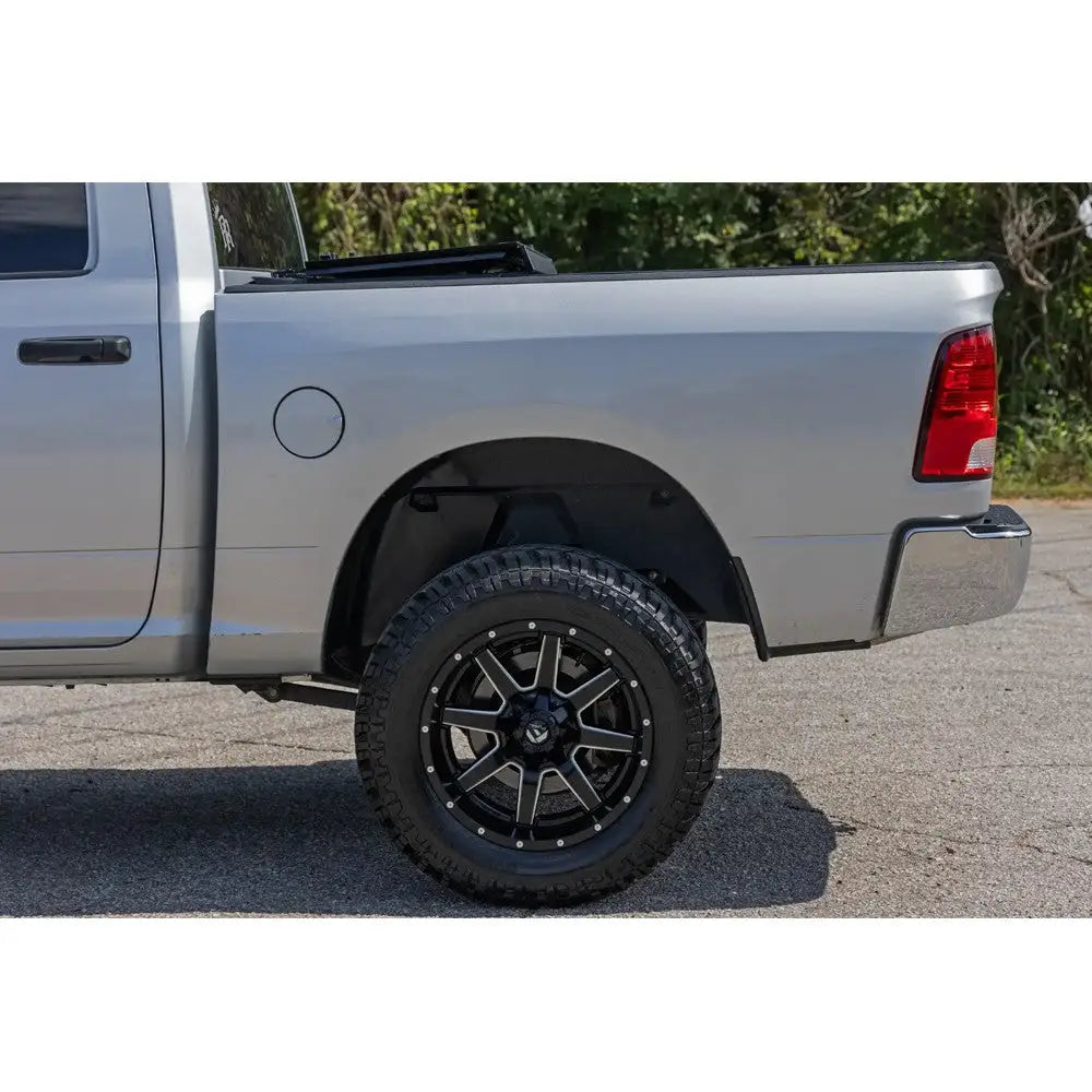 Tri-fold Flip Up Hard Cover - Dodge Ram 1500 Ds 09-18