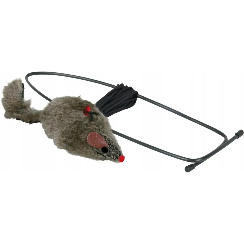 Trixie Mus på Elastisk Snor for Katt, grå plysjmus med røde detaljer og buskete hale på svart metallramme, sidevisning.