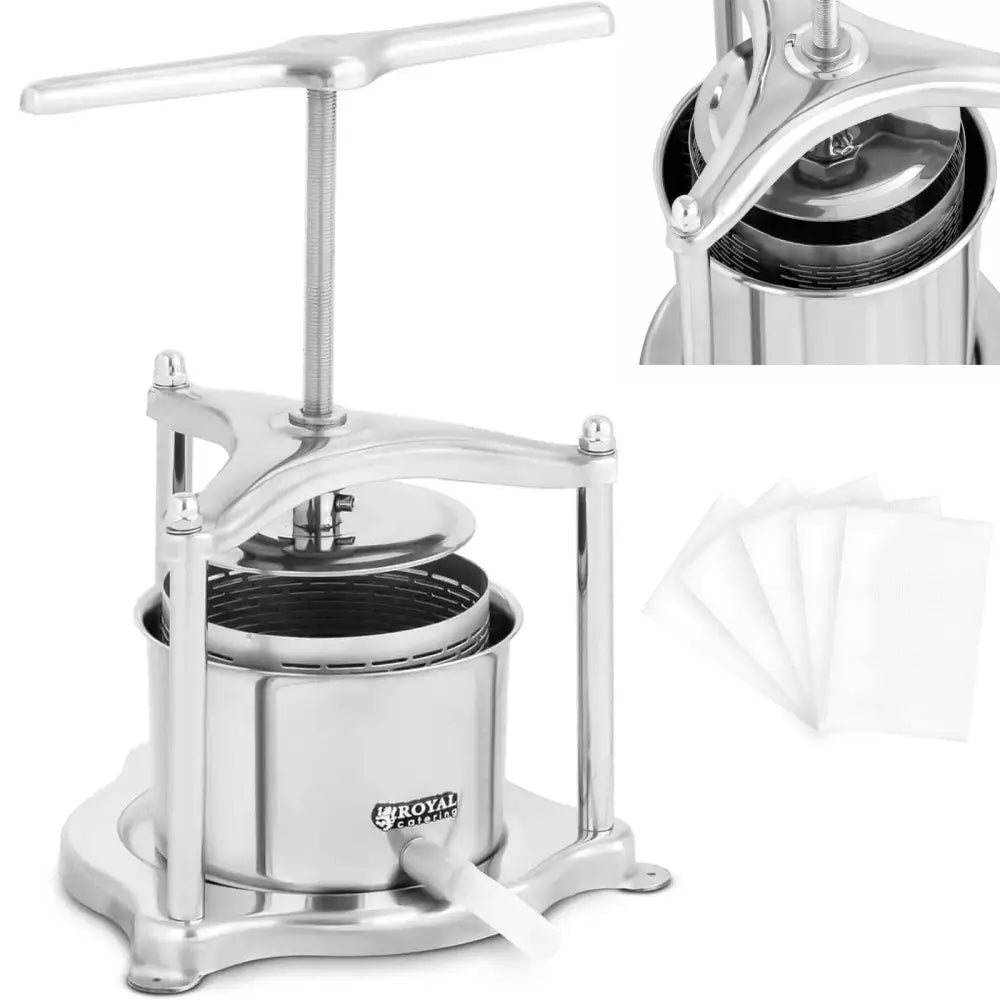 Manuell vinpresse i rustfritt stål med T-håndtak, avrundede føtter og fire hvite filterposer ved siden av.
