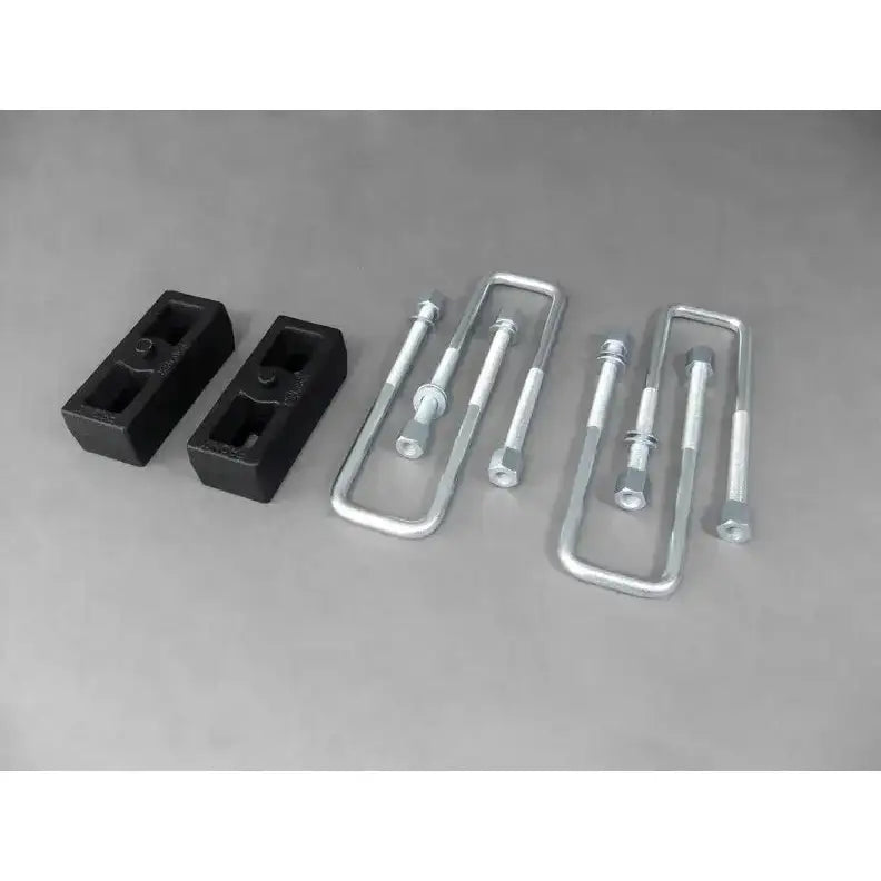 U-bolter Sett med Spacere - Navara D40 05-