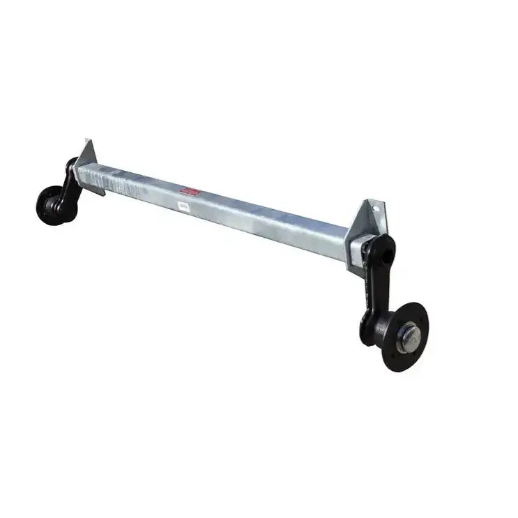 Aksling tilhenger KNOTT VG7, galvanisert metallakse med sorte hjul og robuste endestykker, skrått avbildet.