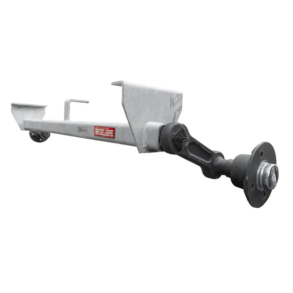 Aksling tilhenger KNOTT VG7-L, galvanisert med sort nav, rød merkebrikke og festeanordninger, skrå vinkel.