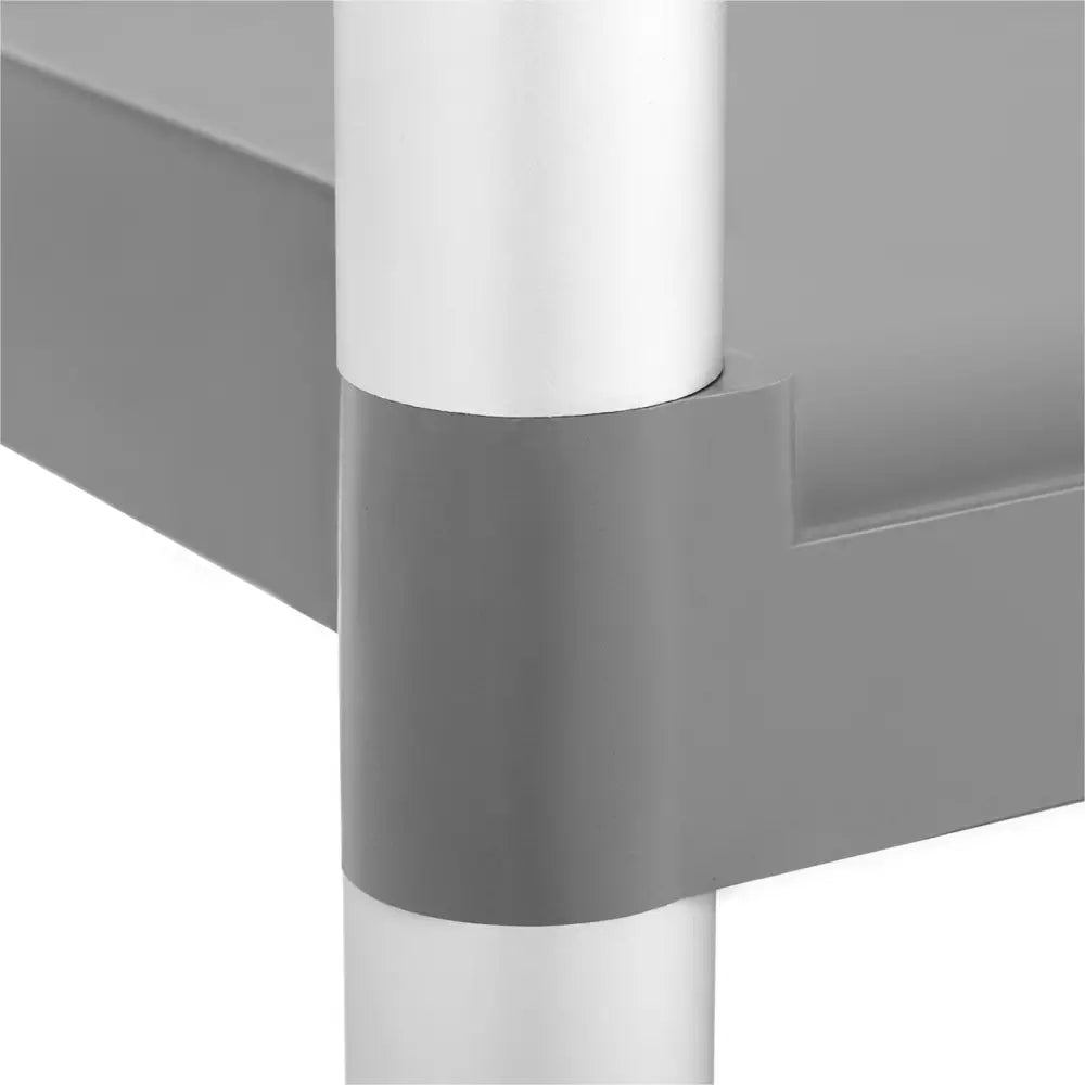 Universell vogn HoReCa, nærbilde av grå plasthylle og sølvfarget metallben med tydelig hjørnesammenføyning.