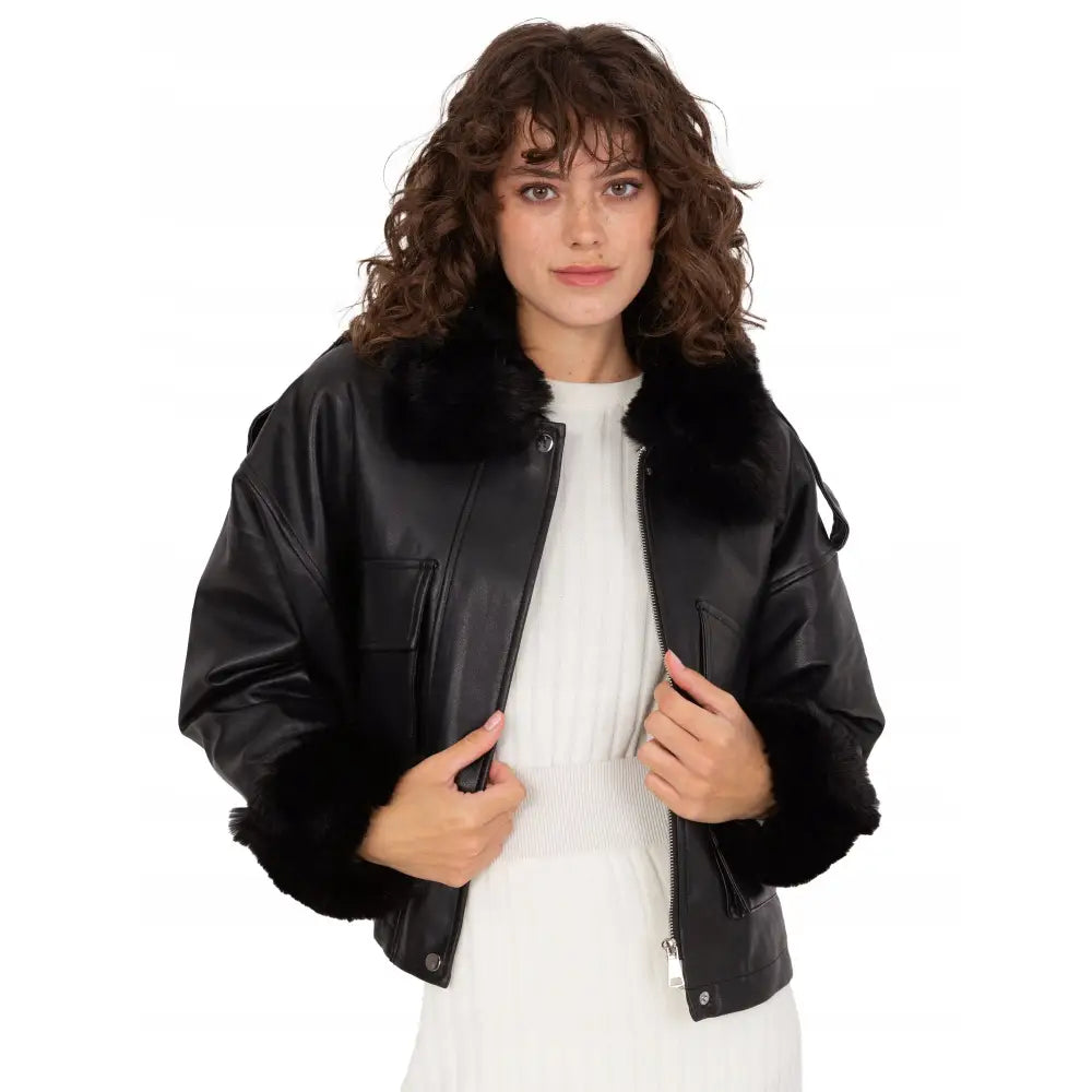 Varm Stilig Vinterjakke til Damer med Dekorativ Pelskant