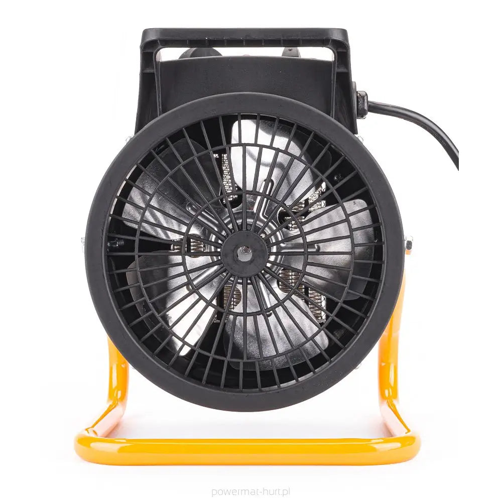 Varmevifte med svart front, synlige metallblader bak plastgitter og gult stativ mot hvit bakgrunn.