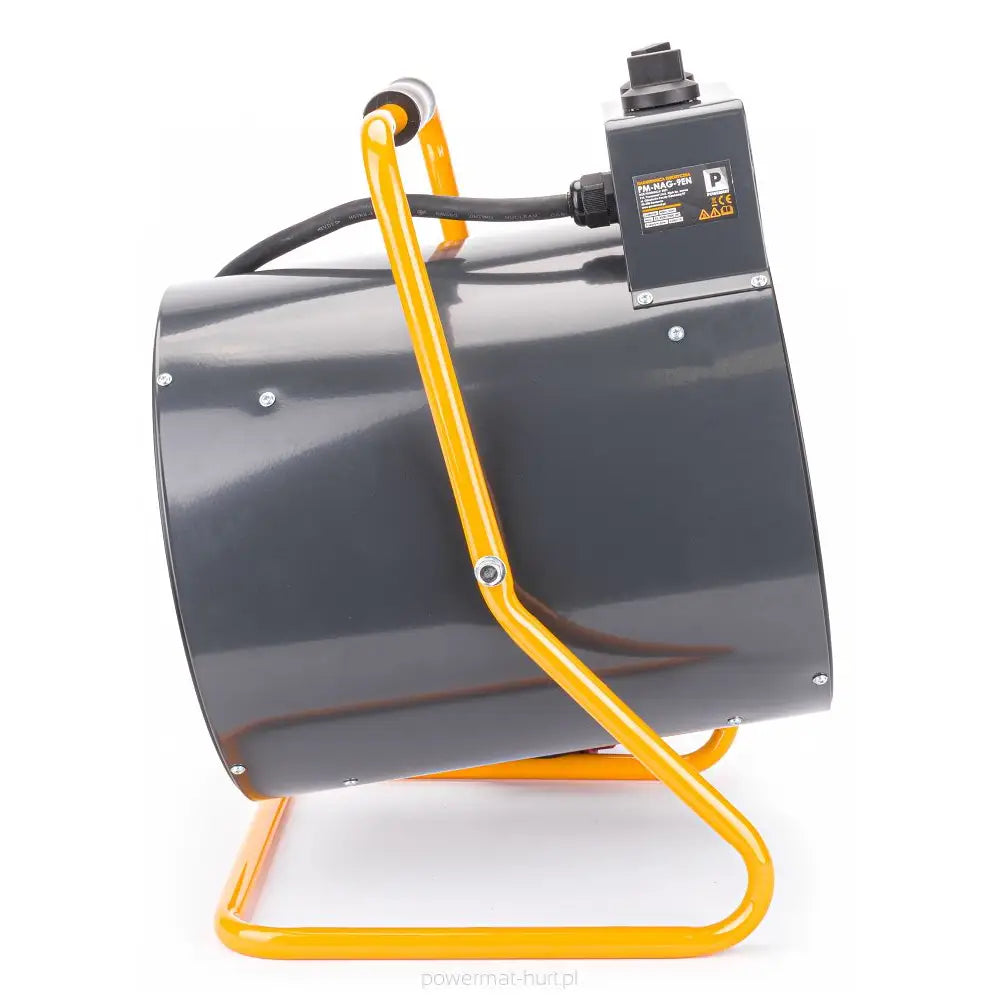 Varmevifte med gul ramme og kontrollpanel, sidevisning viser strømkabel og metallisk utførelse på hvit bakgrunn.