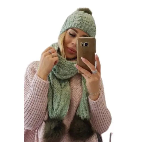 Varmt Dame Sett med Lue og Skjerf med Pompon i Khaki