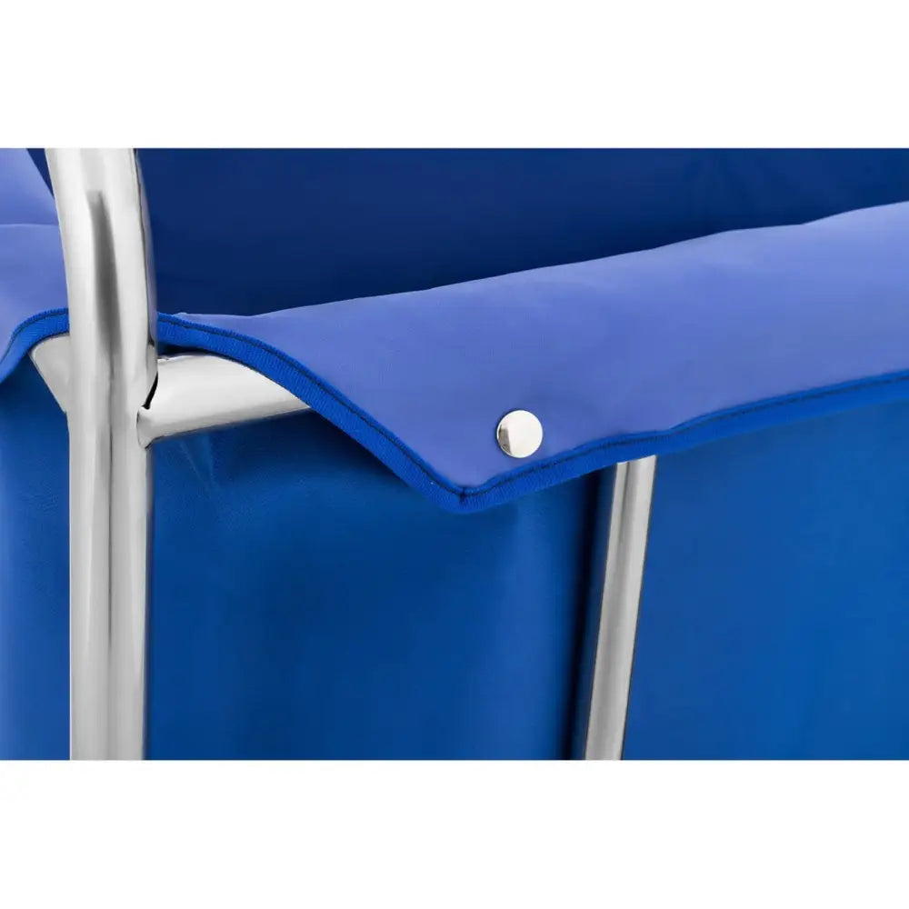 Vaskeri trolley 60l, nærbilde av blått tekstil med trykknapp og markerte sømmer på metallstativ.