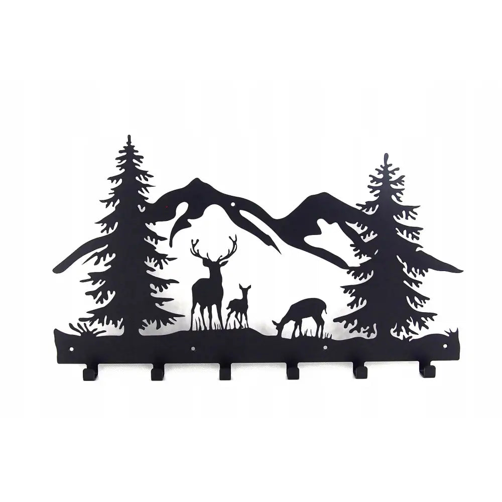 Veggkrok for klær og nøkler med hjortemotiv, seks metallkroker under utskåret skog og fjell, frontvisning.
