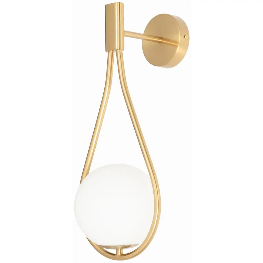 Vegglampe Gull Milano med dråpeformet ramme og rund opalhvit glasskuppel, sett fra siden.