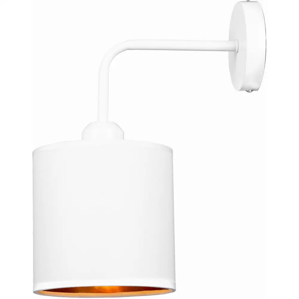Vegglampe Loft Med Skjerm Oro Hvit, sidevisning med gyllen innside og sylinderformet metallskjerm.