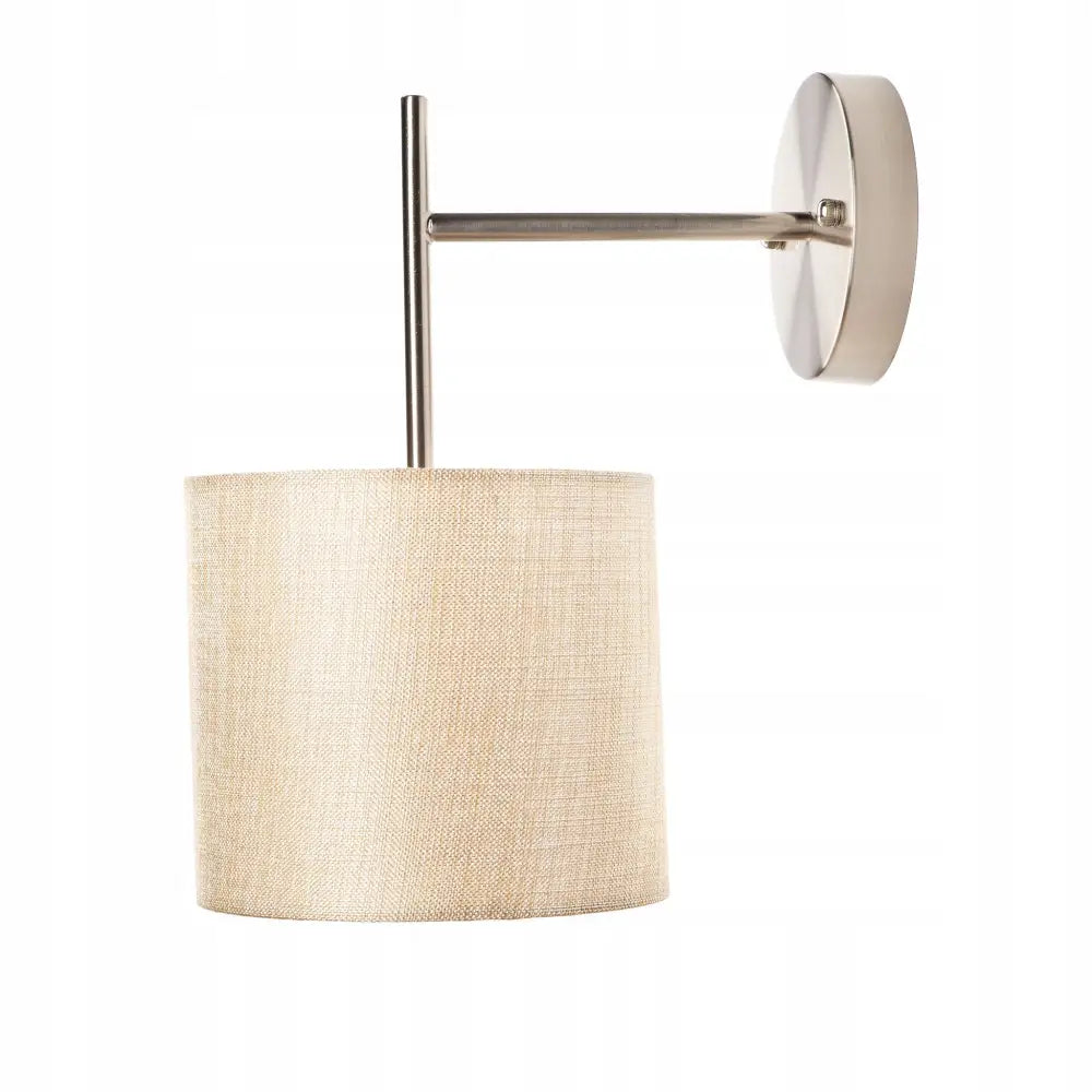 Vegglampe med sylinderformet lin skjerm i naturfarge og børstet stålarmatur, sidevisning mot hvit bakgrunn.