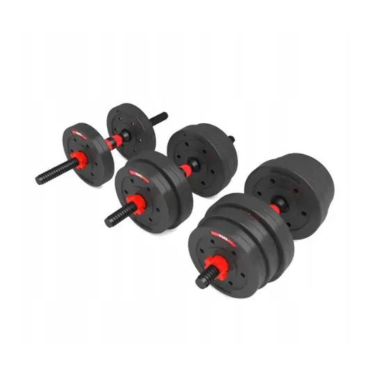 Vektsett med stang og hantler, fire sorte manualer med røde detaljer og ulike vektskiver på hvit bakgrunn.