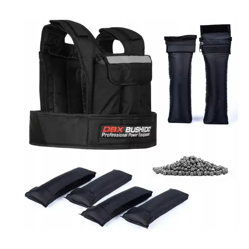 Vektvest 20kg i sort, skråvisning med justerbare lommer, separate vektposer og metallkuler ved siden av.