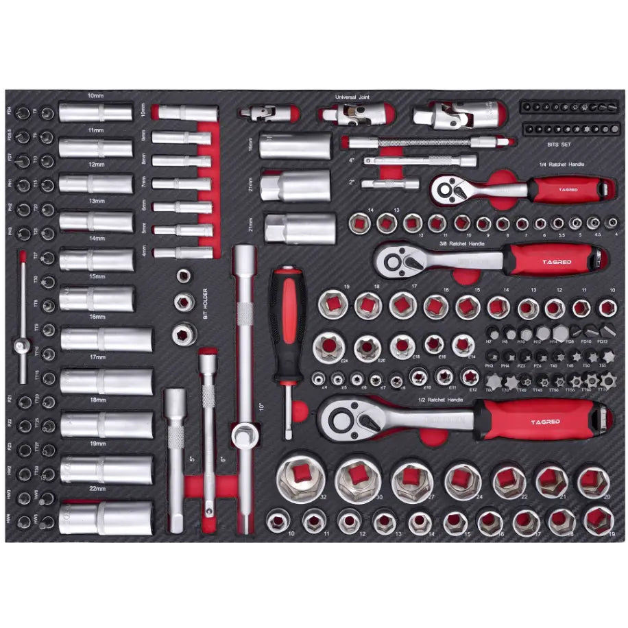 Verkstedsskap med 306-delt pipesett, sett ovenfra i skuminnlegg med sorterte størrelser og røde håndtak.